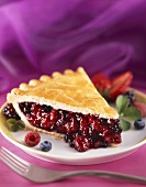 Ein Stück Summer Berry Pie (Beerenkuchen)