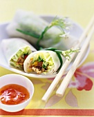 Spring rolls with pork and peanuts