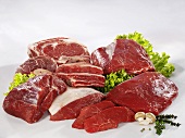 Verschiedene Fleischstücke vom Rind