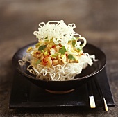 Mee krob (fried rice noodles, Thailand)
