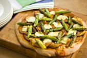 Asparagus and pumpkin pizza