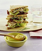Poultry and kiwi fruit sandwiches