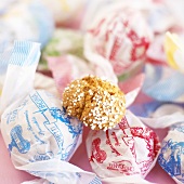 Amaretti with wrappers