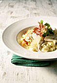Pasta with ceps and pancetta