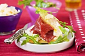 Parma ham with rocket and cream cheese