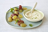 Lime yoghurt cream with caramelised grapes