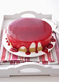 Cheesecake with cranberry topping