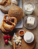 Ingredients for obatzda (Camembert spread), bread & pretzels