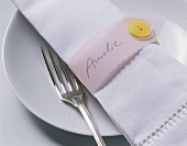 Place-setting with named napkin ring: Amelie