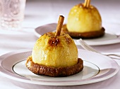 Caramelised baked apples on brioche with Calvados