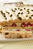 Baiserkuchen mit Himbeer-Pistazien-Füllung