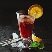 Red Moon (Cocktail mit Grenadine)