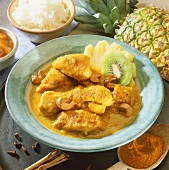 Spicy chicken curry with cashew nuts