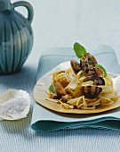 Spaghetti alle vongole (Spaghetti with clams, Italy)