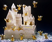 Papier-Schloss mit Weihnachtsengeln