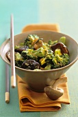 Stir-fried broccoli with tongku mushrooms