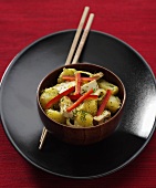 Dill potatoes with strips of pepper and smoked tofu