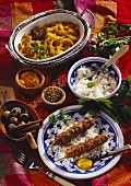 Mince kebabs on rice, onions (India)