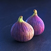 Two figs on slate