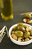 Spicy, marinated olives with garlic