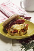 An English muffin with lobster benedict (USA)