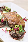 Duck breast with roasted onions