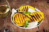 Grilled mangos with vanilla
