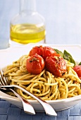 Spaghetti with tomatoes and pesto