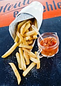 Chips with Chinese tomato sauce