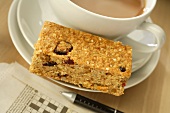 Flapjack (British rolled oat tray bake) with tea