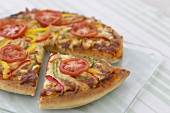 Cheese, pepper and tomato pizza