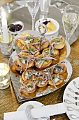Yorkshire puddings with roast beef and creamed horseradish