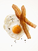 Atkins Diet: fried egg and bacon