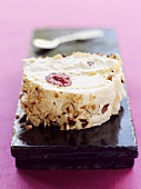 Hazelnut meringue with lime cream and raspberries