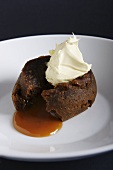 Sticky date pudding with cream (UK)