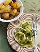 Marinated onions with courgette salad (Italy)