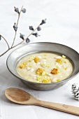 weiße-Bohnen-Suppe mit Croûtons
