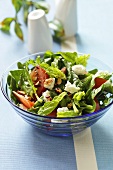 Spinach salad with goats' cream cheese