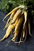 A bunch of white carrots
