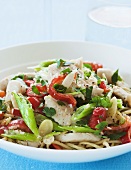 Noodles with chicken and vegetables