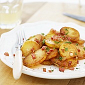 Fried potatoes with bacon