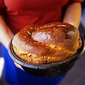 Kärntner Reindling (Yeast cake with cinnamon, raisins & nuts)