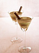 Cocktails mit Amarula (Sahnelikör) und Schokolade