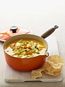 Currysuppe mit Hähnchenfleisch und Gemüse
