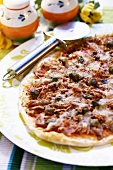 Tuna pizza with capers