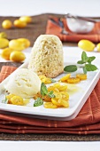 Marzipan-Souffle mit Vanilleeis und Kumquat-Kompott