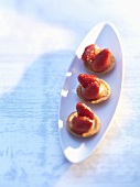 Small strawberry tartlets