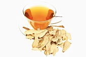 Tee aus der Muttergedenkwurzel (Anemarrhena asphodeloides)
