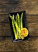 Grilled green asparagus with lemon