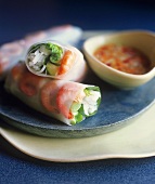Spring rolls filled with shrimps, vegetables & rice noodles
